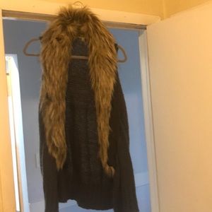 BB Dakota knit vest with fur trim